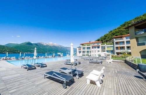 Maccagno Apartment | Maccagno apartment with pool and jacuzzi
