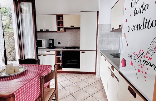 Maccagno House | Cà Sulà, large detached house with garden and beautiful lake view