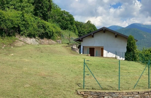 Maccagno House | Cà Sulà, large detached house with garden and beautiful lake view