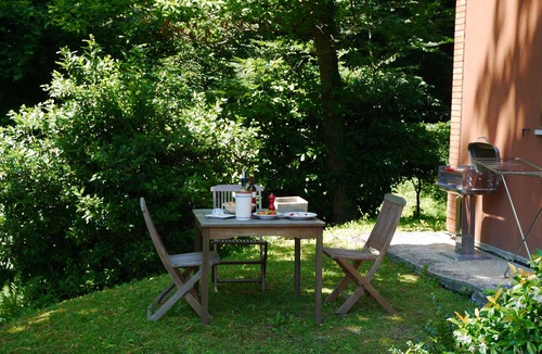 Menaggio Apartment | Italian Lake Apartment With Large Swimming Pool, Tennis Court, Lake Views, WiFi
