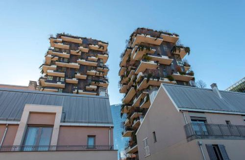Isola Apartment | JOIVY 1BR Apt in Isola with Stunning View to Bosco Verticale