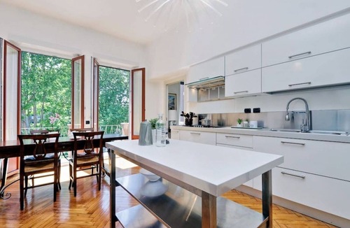 Zona Solari Apartment | JOIVY Fabulous Family Apt for 4 w/Terrace next to Park