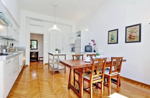 Zona Solari Apartment | JOIVY Fabulous Family Apt for 4 w/Terrace next to Park