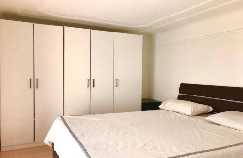 Guastalla Apartment | Kibilù - Via Caldara - Ospedale Policlinico - Porta Romana