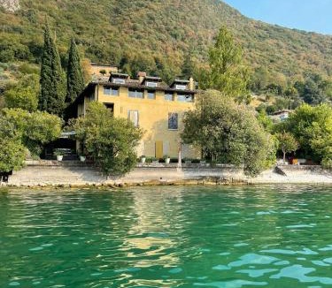 Sulzano Bed & Breakfast | L'Oleandro sul Lago d'Iseo B&B