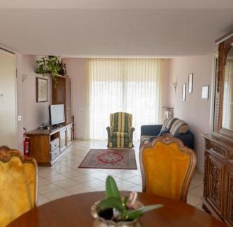 Erba Apartment | La Bomboniera di Anna
