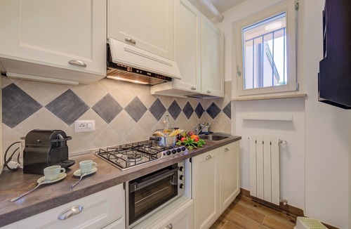 Padenghe sul Garda Apartment | La Casa Accanto With Shared Pool