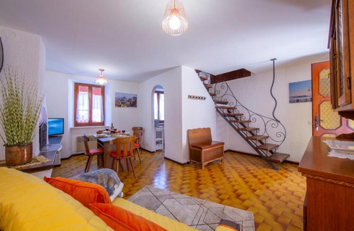 Lavena Ponte Tresa Apartment | La Casa del Marione