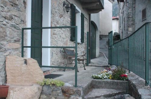 Mandello del Lario House | La casa delle grigne