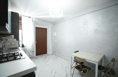 Vernate Apartment | La Casa di Chiara