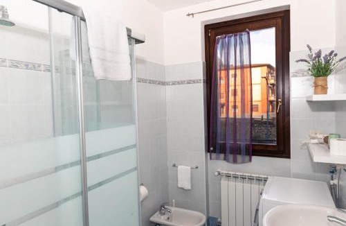 Tavernola Apartment | La casa di Gabry in residence con piscina comune