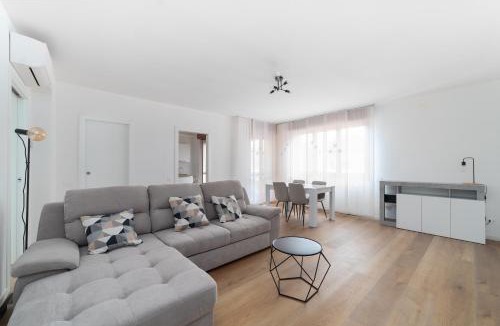 Monza Apartment | La Casa Giusta Moderno Trilocale Monza Policlinico