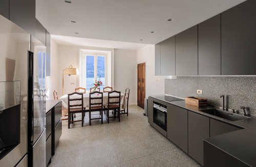Carate Urio Villa | La Casa - Spacious apartment in historic villa with private lake access