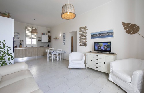 Ranco Apartment | La Casa Sul Lago Maggiore, Ranco, Italy