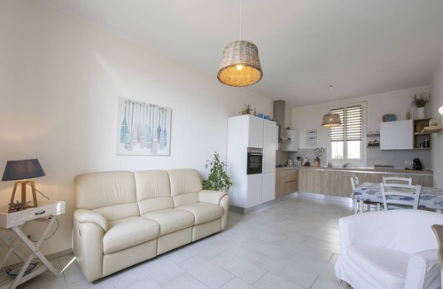 Ranco Apartment | La Casa Sul Lago Maggiore, Ranco, Italy