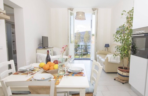 Ranco Apartment | La Casa Sul Lago Maggiore, Ranco, Italy