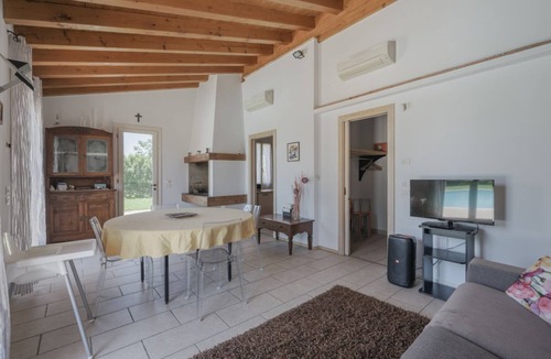 Pozzolengo Apartment | La Casina Apartment - with garden and pool
