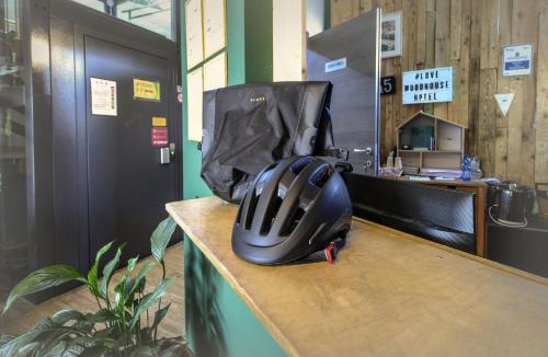 Cinisello Balsamo Hotel | La Cordata Accommodation - Woodhouse Bike Hotel