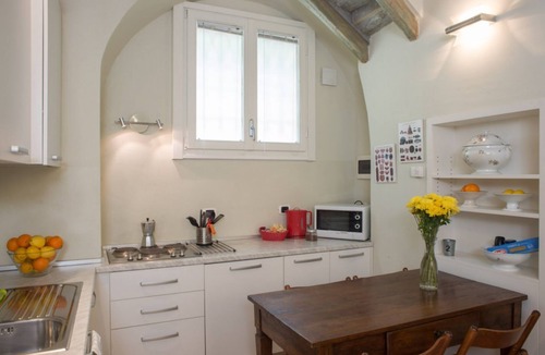Cernobbio Apartment | La Corte di Zizi-apartament Castello: perfect for couples or young families