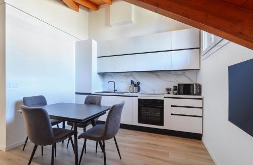 Vittuone Apartment | La Divina Mansarda di Milano