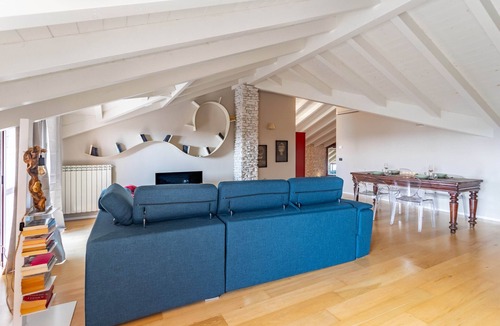 Certosa di Pavia Apartment | La Mansarda Tra Le Risaie