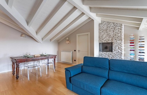 Certosa di Pavia Apartment | La Mansarda Tra Le Risaie