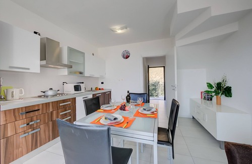 Calozzo Apartment | La Perla Di Pianello, Pianello del Lario, Italy