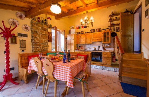 Brusimpiano Apartment | La Romantica