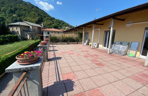 Visgnola Apartment | La Terrazza Deluxe - lake view apartment with terrace