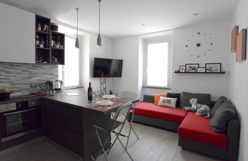 Carate Urio House | LaCasetta Como Lakeview Terrace renovated apt.
