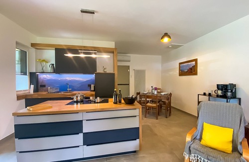 Domaso Apartment | Lago Lodge Claudia Beach Holiday Home