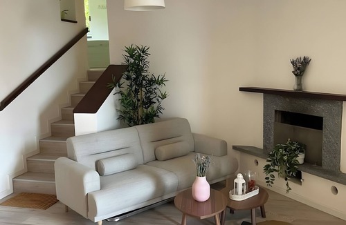 Civenna Apartment | Lake and Mountain Holiday House
