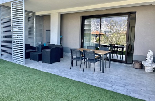 Iseo House | Lake and mountain view house - with private garage