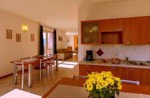 Vercana Apartment | Lake Como - Residence La Collina - Orange