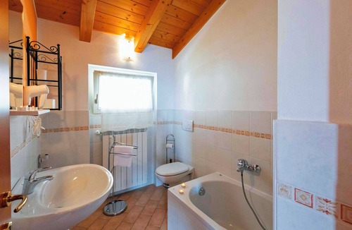 Vercana Apartment | Lake Como - Residence La Collina - Hazelnut