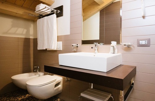 Pisogne Hotel | Lake Hotel La Pieve