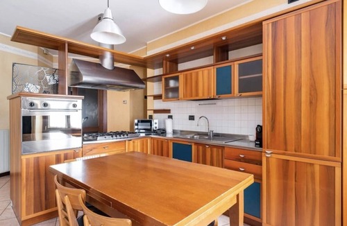 Pisogne Apartment | LAKE ISEO - Modern accommodation in the historic center