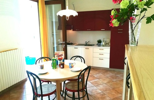 Idro Condo | Lake shore with garden