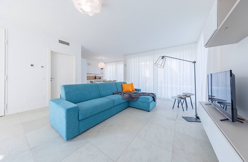 Manerba del Garda Villa | Lake Sunbeam Villa by Wonderful Italy