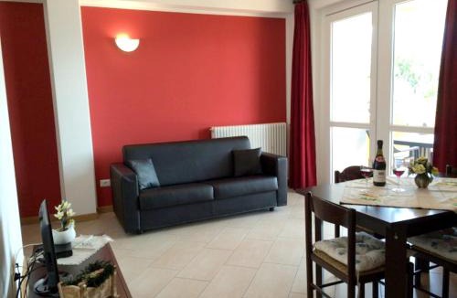 Vercana Apartment | Lake View Apartment in Vercana, Shared Pool