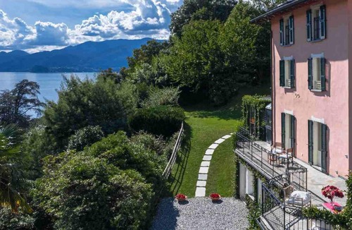 Santa Maria - Rezzonico Villa | Lake view villa rental - Lake Como - Italy