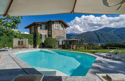 Santa Maria - Rezzonico Villa | Lake view villa rental - Lake Como - Italy