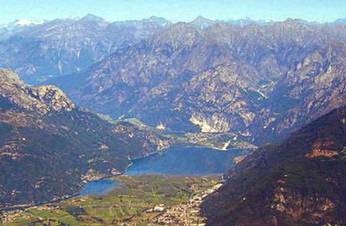 Verceia Apartment | LARGE APARTMENT BETWEEN LAKE & MOUNTAINS