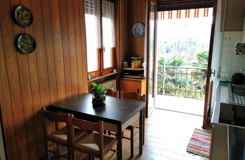 Leggiuno Apartment | Large apartment near the lake and beach with mountain views in the greenery