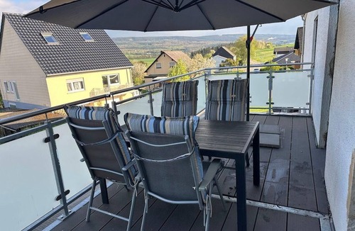 Wenigerath Apartment | Large flat with large balcony