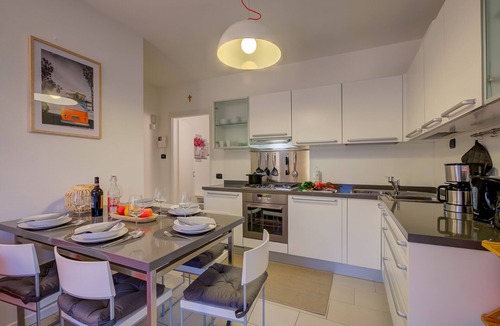 Sasso Moro Apartment | Lenni Apart. Swimming Pool and lake, Leggiuno, Italy