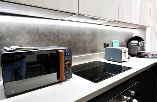 Rondinella - Baraggia - Restellone Apartment | LH89 DESIGN APT, 30 MIN TO DUOMO
