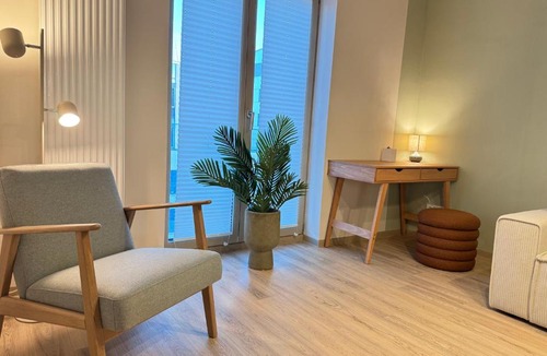 Braunschweig City Center Apartment | LIGHTPLACE Design Boxspring Balkon 2 Smart TV Innenstadt