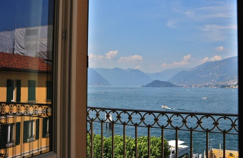 Bellagio Apartment | LISZT HOME by KlabHouse-modern 3BR Lakefront w/Terrace & AC