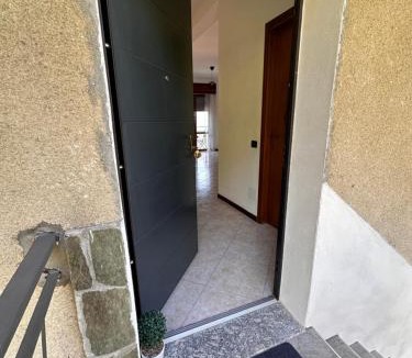 Lezzeno Apartment | Little house Lezzeno